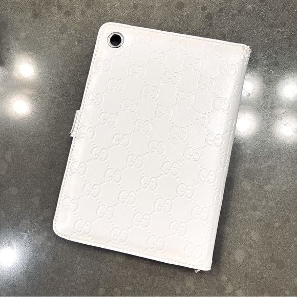 GUCCI GG embossed IPad/Tablet case (white) - Picture 2 of 5